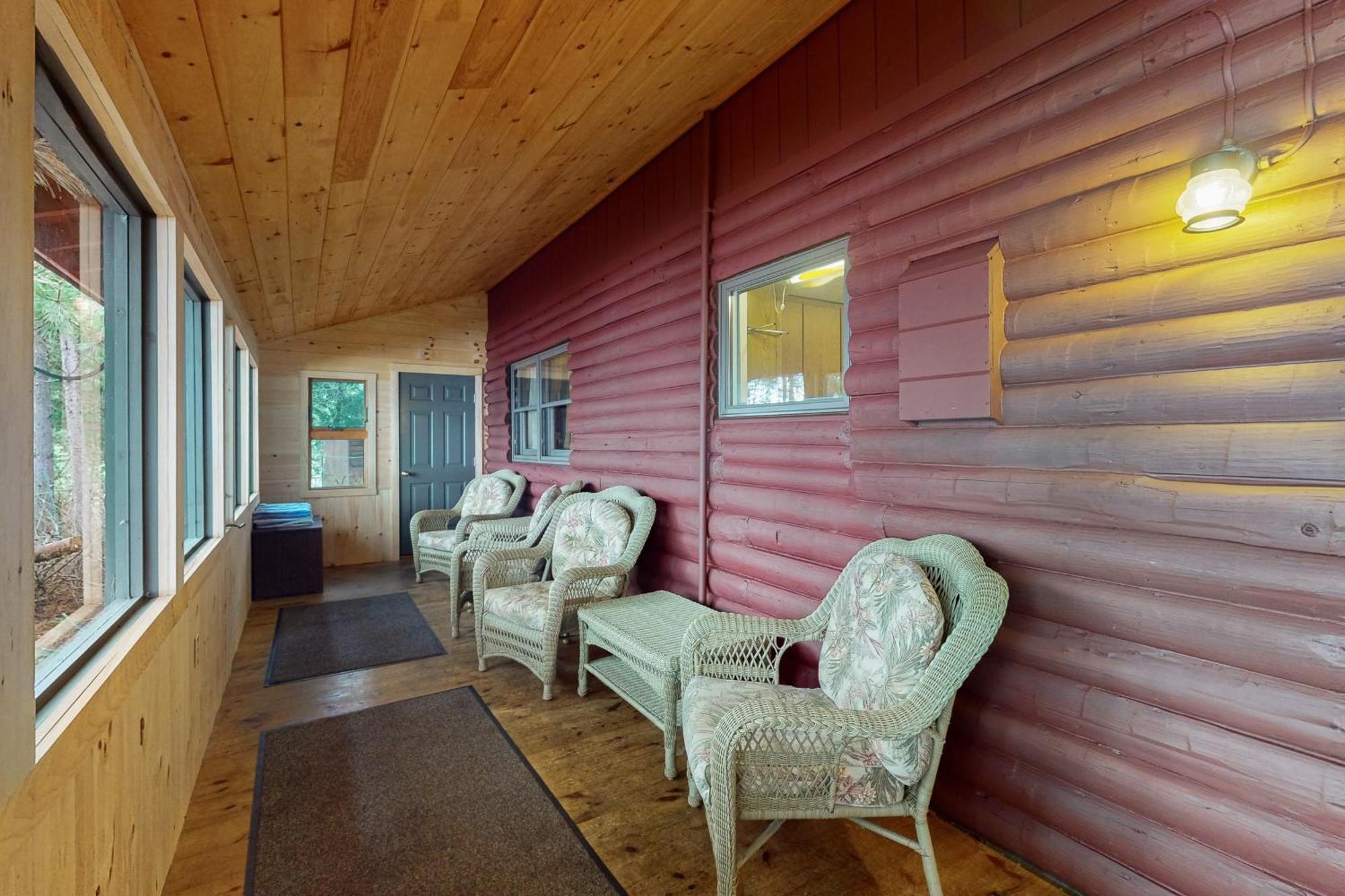 Breakwater Lodge Greenville Junction Exterior foto